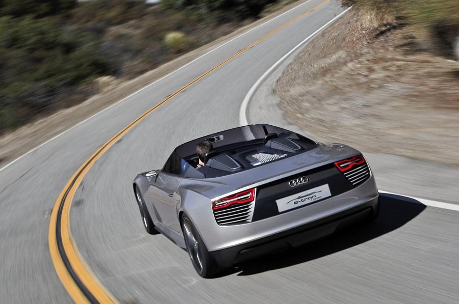  Audi e-Tron Spyder Concept 2010 года  (фото 97 из 105)